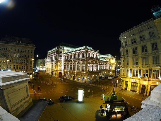 Bitzinger Würstelstand Albertina
